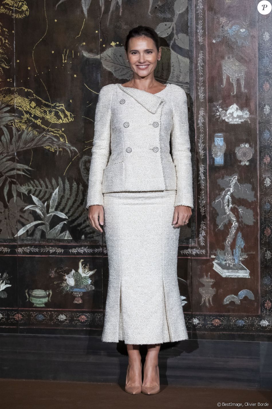 Virginie Ledoyen assiste au défilé Chanel Métiers d'Art 2019/2020 au