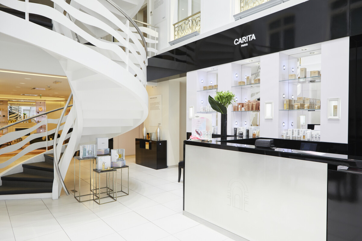 Photo : Image de la Maison de Beauté Carita, rue du Faubourg Saint