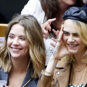 Cara Delevingne et sa compagne Ashley Benson - Dans les tribunes de la finale femmes du tournoi de tennis de l'US Open 2019 à New York le 7 septembre 2019. B.Andreescu remporte le match face à S.Williams