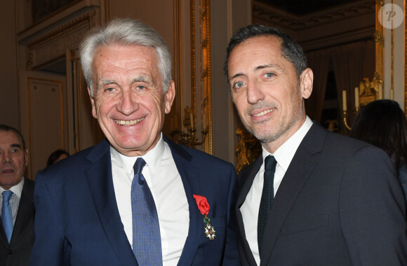 Gilbert Coullier et Gad Elmaleh - Gilbert Coullier reçoit l'insigne "Officier de la Légion d'honneur" par le général Benoît Puga au palais de la Légion d'honneur à Paris, le 9 décembre 2019. © Coadic Guirec/Bestimage