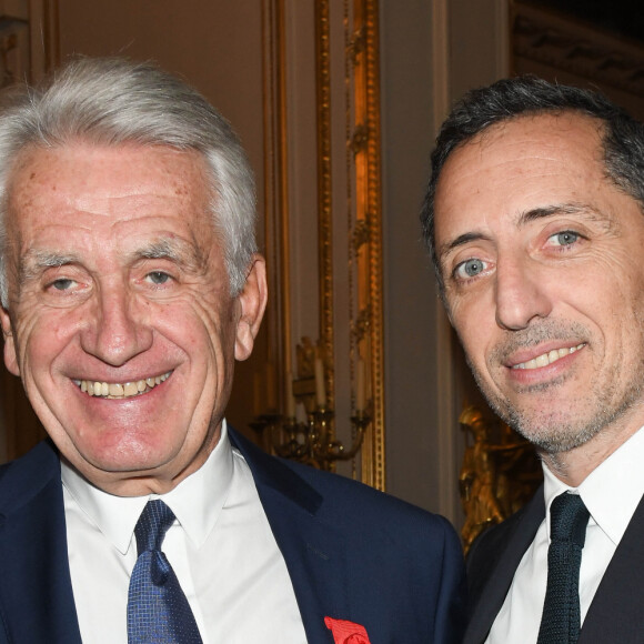 Gilbert Coullier et Gad Elmaleh - Gilbert Coullier reçoit l'insigne "Officier de la Légion d'honneur" par le général Benoît Puga au palais de la Légion d'honneur à Paris, le 9 décembre 2019. © Coadic Guirec/Bestimage