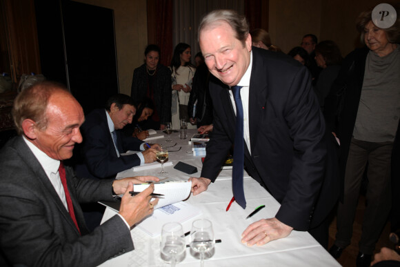 Exclusif - Charles Diaz et Pierre Charon, sénateur - Dédicace du livre "Histoire du Raid illustrée" dans les salons de l'Hôtel De Ganay à Paris le 4 décembre 2019. © Didier Sabardin / Bestimage Exclusif