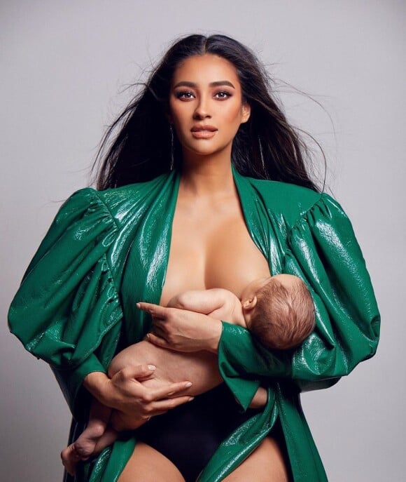 Shay Mitchell alaite sa fille, le 10 décembre 2019, sur Instagram.