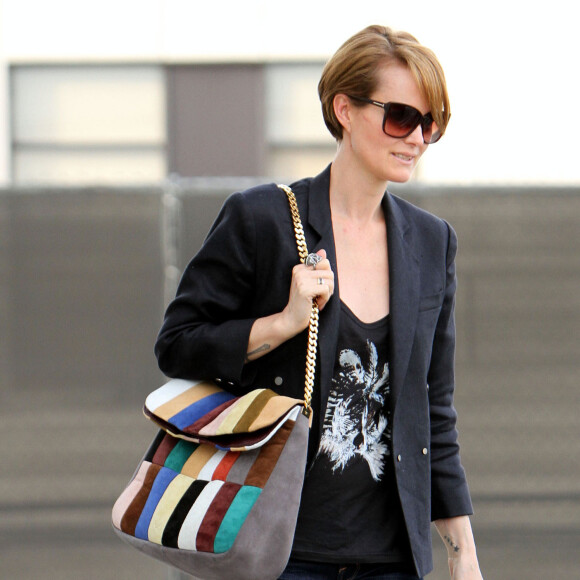 Laeticia Hallyday est allée faire du shopping à Beverly Hills le 21 février 2012.