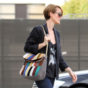 Laeticia Hallyday est allée faire du shopping à Beverly Hills le 21 février 2012.