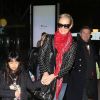 Laeticia Hallyday et sa fille Jade - Johnny Hallyday quitte Paris en famille pour Los Angeles le 12 janvier 2014.