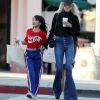 Laeticia Hallyday, sa fille Joy - Laeticia Hallyday et ses filles Jade et Joy sont allées faire du shopping dans les boutiques "Petit Ami" (magasin de vêtements pour enfants) et "Elyse Walker" à Los Angeles. Le 17 décembre 2018.