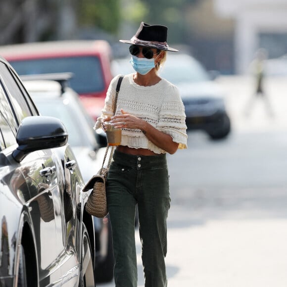 Laeticia Hallyday a retrouvé des amis à West Hollywood le 17 septembre 2020.  