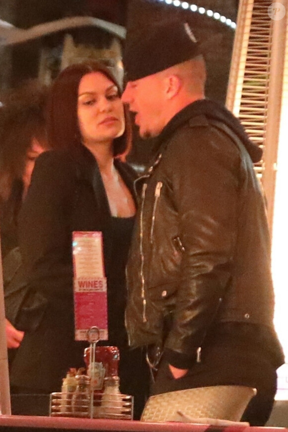 Exclusif - Jessie J et son compagnon Channing Tatum très amoureux pendant un dîner avec des amis dans un restaurant à West Hollywood, Los Angeles, le 4 avril 2019.