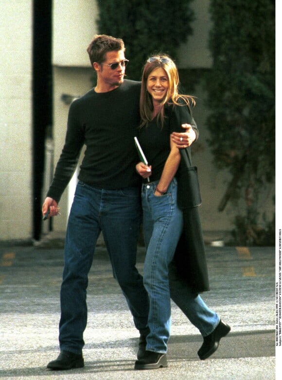 Brad Pitt et Jennifer Aniston à Beverly Hills en 1999.
