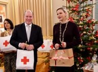 Charlene de Monaco : La princesse joue les mères Noël chic avec Albert