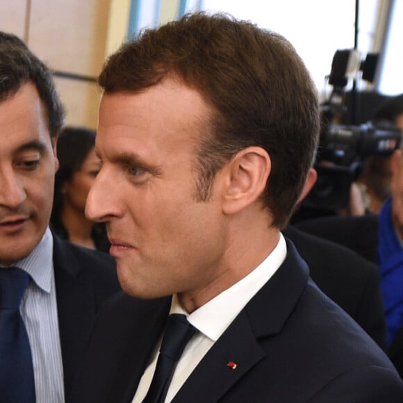 Le président de la République Emmanuel Macron et le ministre de l'Action et des Comptes Publics, Gérald Darmanin, (ancien maire de Tourcoing) au centre social de la Bourgogne, quartier en difficultés de Tourcoing, France, le 14 novembre 2017. © François Lo Presti/Pool/Bestimage