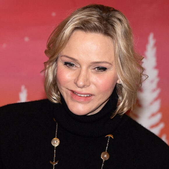 Distribution de cadeaux de Noël au palais princier de Monaco avec le prince Albert, la princesse Charlene, Louis Ducruet et Camille Gottlieb, le 18 décembre 2019.