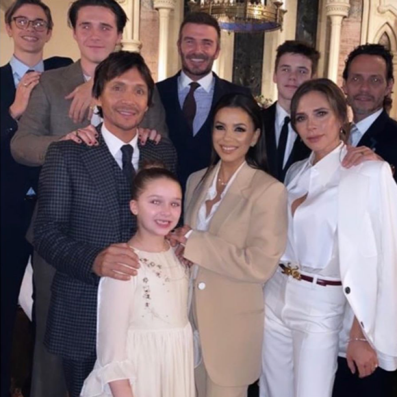 Romeo, Brooklyn, David, Cruz Beckham, Marc Anthony, Dave Gardner, Ken Paves, Harper Beckham, Eva Longoria et Victoria Beckham assistent aux baptêmes de Cruz et Harper Beckham. Le 21 décembre 2019.