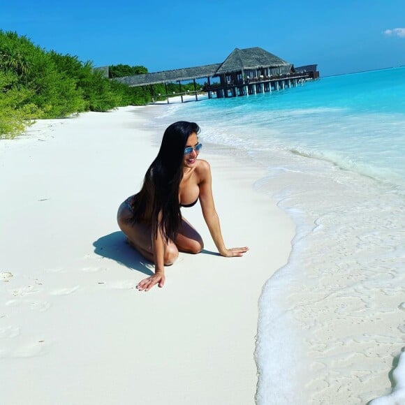Julie Ricci en bikini lors de son voyage de noces aux Maldives, le 12 décembfre 2019