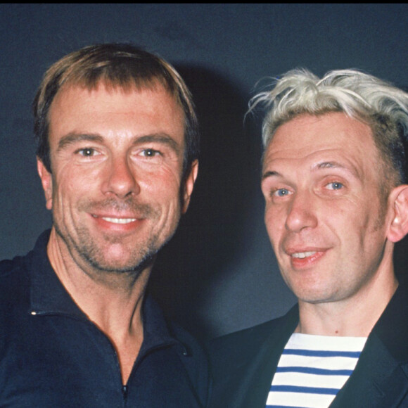 Thierry Mugler et Jean-Paul Gaultier à Paris en octobre 1990.
