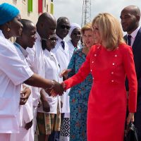 Brigitte Macron : Dressing monochrome et visites en solo en Côte d'Ivoire