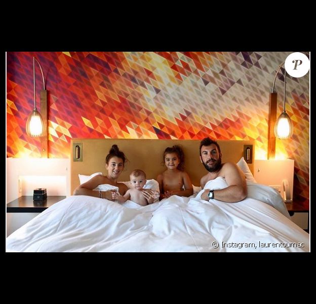 Laurent Ournac dévoile une tendre photo avec sa femme Ludivine, son fils Léon et sa fille Capucine, le 20 août 2019, sur Instagram