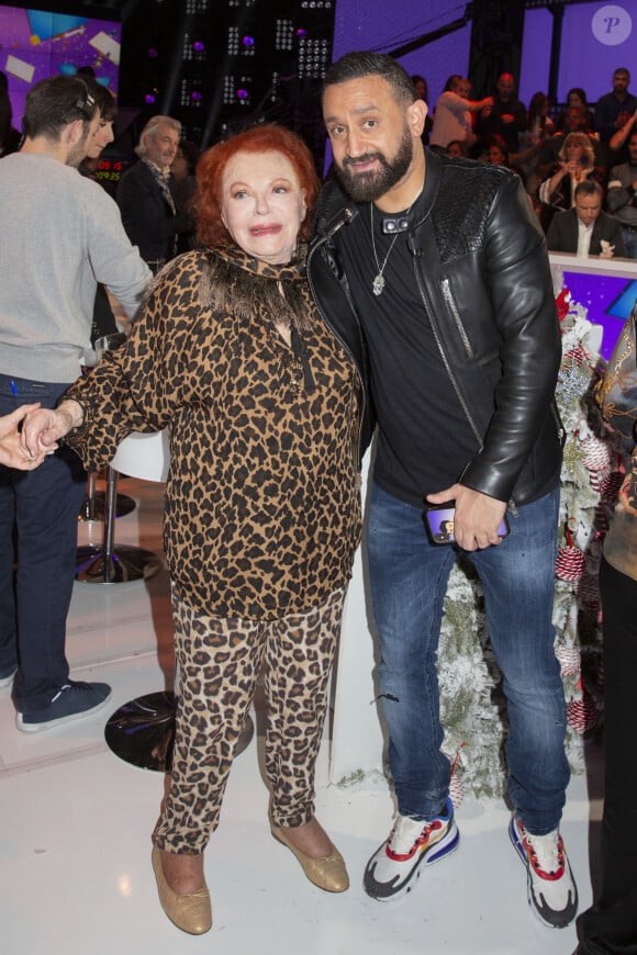 Exclusif - Régine et Cyril Hanouna - Emission Touche pas à mon poste ! à Boulogne-Billancourt le 18 décembre 2019. Régine sort son coffret De la p'tite poule à La Grande Zoa. Pour la première fois dans l'histoire de la réédition, un coffret de 10 CD réunissant l'ensemble des enregistrements de Régine réalisés entre 1964 et 1989, le tout d'après les bandes master d'origine, entièrement remastérisées ! © Jack Tribeca/Bestimage