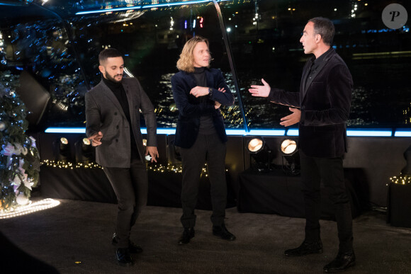 Exclusif - Malik Bentahla, Alex Lutz, Nikos Aliagas - Enregistrement de l'émission "Toute la musique qu'on aime", qui sera diffusée le 31 décembre sur TF1, sur la péniche "Crystal II" à Paris. Le 9 décembre 2019 © Cyril Moreau / Bestimage