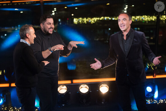 Exclusif - Elie Semoun, Artus, Nikos Aliagas - Enregistrement de l'émission "Toute la musique qu'on aime", qui sera diffusée le 31 décembre sur TF1, sur la péniche "Crystal II" à Paris. Le 9 décembre 2019 © Cyril Moreau / Bestimage