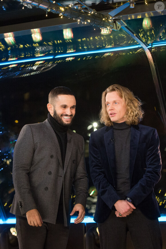 Exclusif - Malik Bentahla, Alex Lutz - Enregistrement de l'émission "Toute la musique qu'on aime", qui sera diffusée le 31 décembre sur TF1, sur la péniche "Crystal II" à Paris. Le 9 décembre 2019 © Cyril Moreau / Bestimage