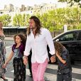 Jason Momoa et ses filles Nakoa et Lola - Les invités de Zoe Kravitz et de son mari Karl Glusman arrivent au restaurant Lapérouse à Paris pour leur Pre Wedding Party le 28 juin 2019.