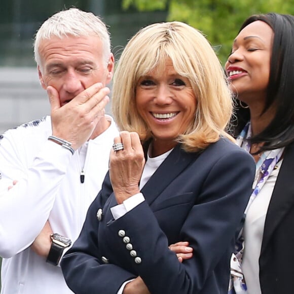 Hugo Lloris, capitaine de l'équipe de France de football, Didier Deschamps, sélectionneur de l'équipe de France de Football, Brigitte Macron, Laura Flessel, ministre des sports - Le président et son épouse rencontrent les joueurs de l'équipe de France de football qui participeront à la coupe du monde au centre de Clairefontaine le 5 juin 2018. © Dominique Jacovides / Cyril Moreau / Bestimage