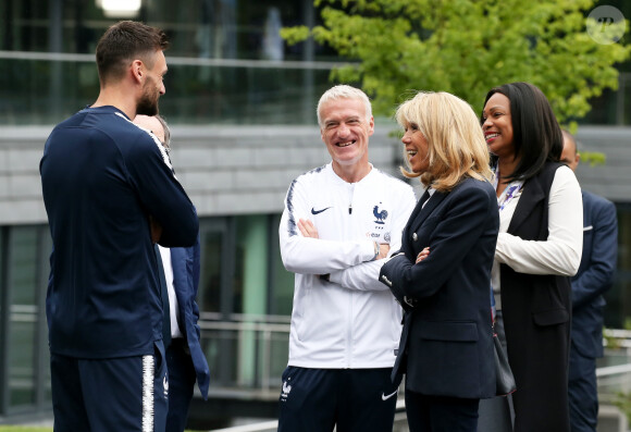 Hugo Lloris, capitaine de l'équipe de France de football, Didier Deschamps, sélectionneur de l'équipe de France de Football, Brigitte Macron, Laura Flessel, ministre des sports - Le président et son épouse rencontrent les joueurs de l'équipe de France de football qui participeront à la coupe du monde au centre de Clairefontaine le 5 juin 2018. © Dominique Jacovides / Cyril Moreau / Bestimage