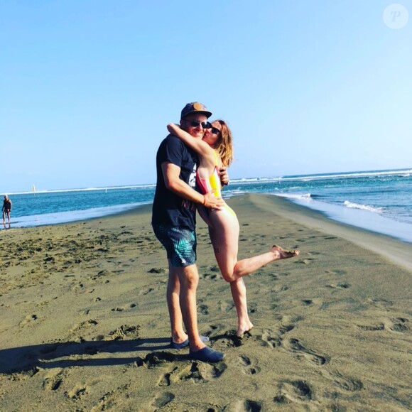 Emilie de "Koh-Lanta" amoureuse à la plage, le 16 juin 2019