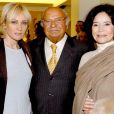 Patricia Kaas, Jacques Dessange et Macha Méril au 50e anniversaire de la marque Dessange à Paris le 20 septembre 2004.