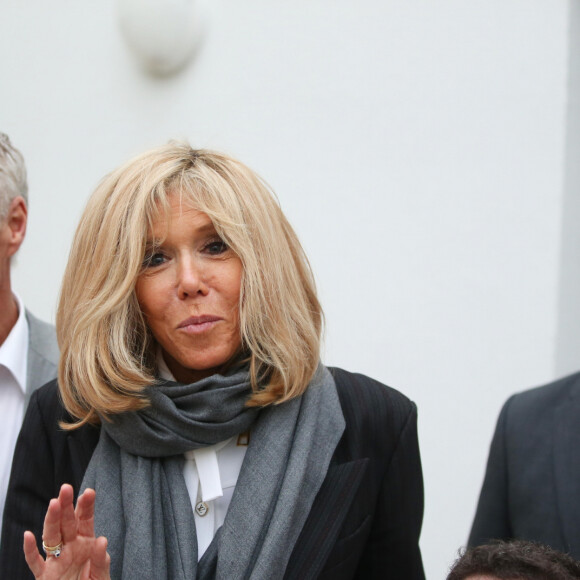 Brigitte Macron (Présidente de la Fondation Hôpitaux de Paris-Hôpitaux de France), Didier Deschamps, parrain de l'opération Pièces Jaunes 2020 lors du lancement de la 31ème édition de l'opération Pièce Jaunes au Centre Hospitalier Régional d'Orléans le 8 janvier 2020. © Dominique Jacovides / Bestimage