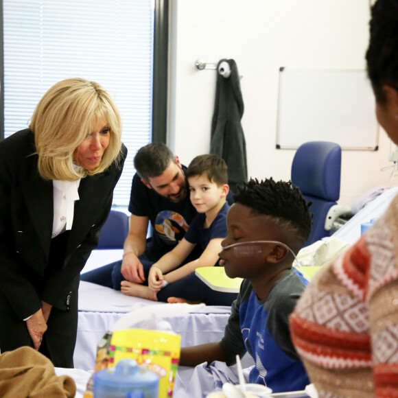 Brigitte Macron (Présidente de la Fondation Hôpitaux de Paris-Hôpitaux de France) lors du lancement de la 31ème édition de l'opération Pièce Jaunes au Centre Hospitalier Régional d'Orléans le 8 janvier 2020. © Dominique Jacovides / Bestimage
