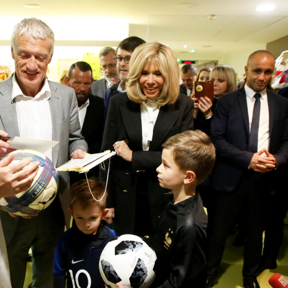 Brigitte Macron (Présidente de la Fondation Hôpitaux de Paris-Hôpitaux de France), Didier Deschamps, parrain de l'opération Pièces Jaunes 2020 lors du lancement de la 31ème édition de l'opération Pièce Jaunes au Centre Hospitalier Régional d'Orléans le 8 janvier 2020. © Dominique Jacovides / Bestimage