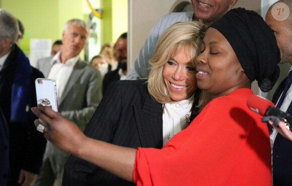 Brigitte Macron (Présidente de la Fondation Hôpitaux de Paris-Hôpitaux de France), Didier Deschamps, parrain de l'opération Pièces Jaunes 2020 lors du lancement de la 31ème édition de l'opération Pièce Jaunes au Centre Hospitalier Régional d'Orléans le 8 janvier 2020. © Dominique Jacovides / Bestimage