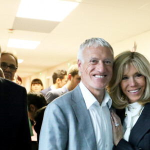Brigitte Macron (Présidente de la Fondation Hôpitaux de Paris-Hôpitaux de France), Didier Deschamps, parrain de l'opération Pièces Jaunes 2020 lors du lancement de la 31ème édition de l'opération Pièce Jaunes au Centre Hospitalier Régional d'Orléans le 8 janvier 2020.  © Dominique Jacovides / Bestimage