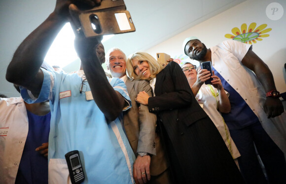 Brigitte Macron (Présidente de la Fondation Hôpitaux de Paris-Hôpitaux de France), Didier Deschamps, parrain de l'opération Pièces Jaunes 2020 lors du lancement de la 31ème édition de l'opération Pièce Jaunes au Centre Hospitalier Régional d'Orléans le 8 janvier 2020. © Dominique Jacovides / Bestimage