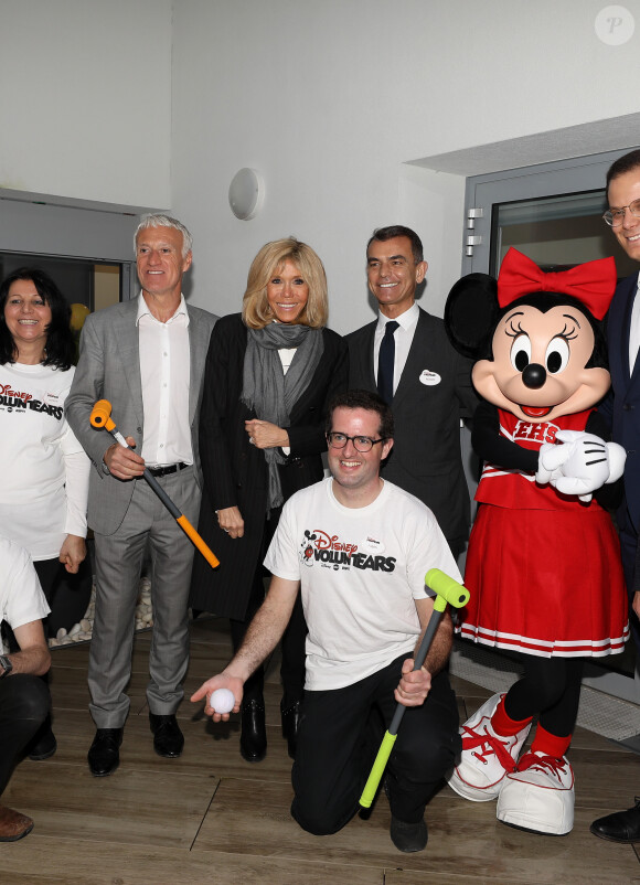 Brigitte Macron (Présidente de la Fondation Hôpitaux de Paris-Hôpitaux de France), Didier Deschamps, parrain de l'opération Pièces Jaunes 2020 lors du lancement de la 31ème édition de l'opération Pièce Jaunes au Centre Hospitalier Régional d'Orléans le 8 janvier 2020. © Dominique Jacovides / Bestimage