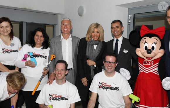 Brigitte Macron (Présidente de la Fondation Hôpitaux de Paris-Hôpitaux de France), Didier Deschamps, parrain de l'opération Pièces Jaunes 2020 lors du lancement de la 31ème édition de l'opération Pièce Jaunes au Centre Hospitalier Régional d'Orléans le 8 janvier 2020. © Dominique Jacovides / Bestimage