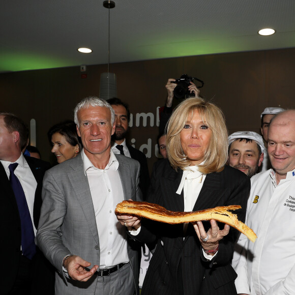 Brigitte Macron (Présidente de la Fondation Hôpitaux de Paris-Hôpitaux de France) et Didier Deschamps, parrain de l'opération Pièces Jaunes 2020 lors du lancement de la 31ème édition de l'opération Pièce Jaunes au Centre Hospitalier Régional d'Orléans le 8 janvier 2020. © Dominique Jacovides / Bestimage