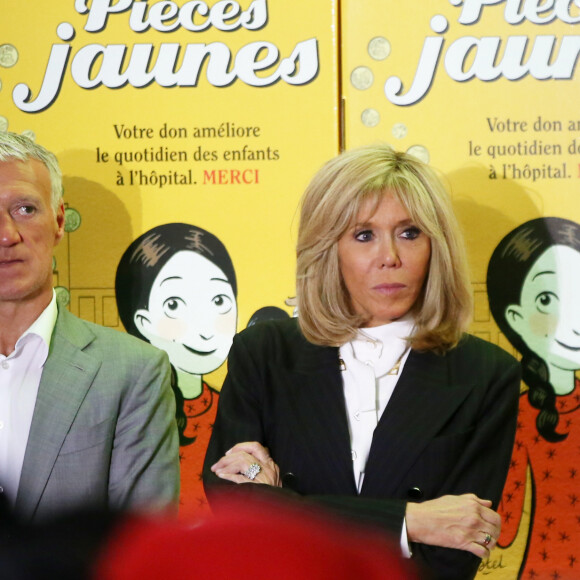 Brigitte Macron (Présidente de la Fondation Hôpitaux de Paris-Hôpitaux de France) et Didier Deschamps, parrain de l'opération Pièces Jaunes 2020 lors du lancement de la 31ème édition de l'opération Pièce Jaunes au Centre Hospitalier Régional d'Orléans le 8 janvier 2020. © Dominique Jacovides / Bestimage