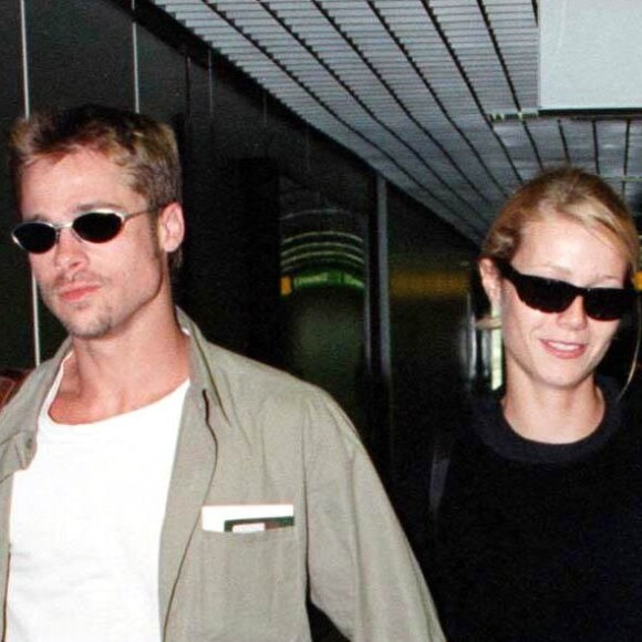 Brad Pitt et Gwyneth Paltrow à l'aéroport de Heathrow. Londres. Le 8 août 1995.