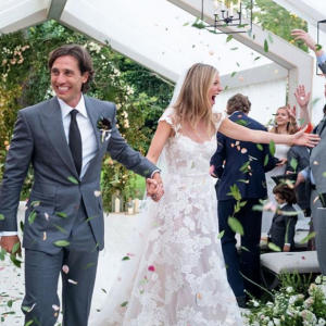 Gwyneth Paltrow dans une robe de mariée Valentino et Brad Falchuk en Tom Ford, lors de leur mariage le 29 septembre 2018.