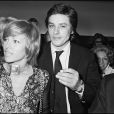 Nathalie et Alain Delon lors de la première de "Doucement les basses", à Paris en 1971.