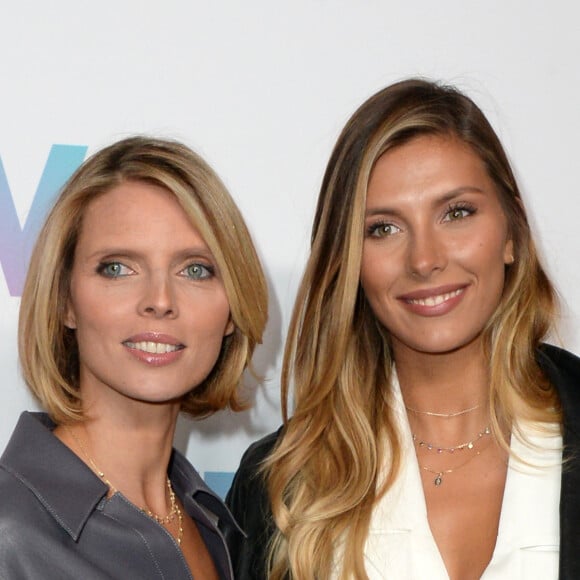 Sylvie Tellier et Camille Cerf - Photocall du "Etam Live Show 2018" aux Beaux-Arts à Paris, le 25 septembre 2018. © Rachid Bellak/Bestimage