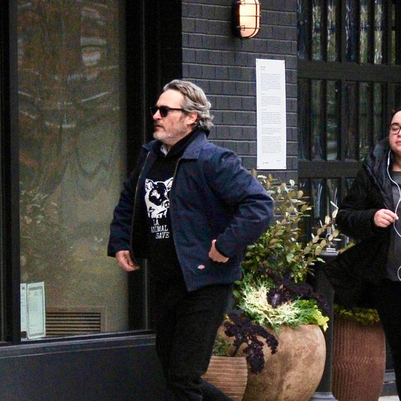 Joaquin Phoenix est allé déjeuner avec des amis à Washington D.C, le 10 janvier 2020.