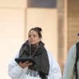 Exclusif - Ashley Graham enceinte arrive avec son mari Justin Ervin à l'aéroport de JFK à New York, le 27 octobre 2019