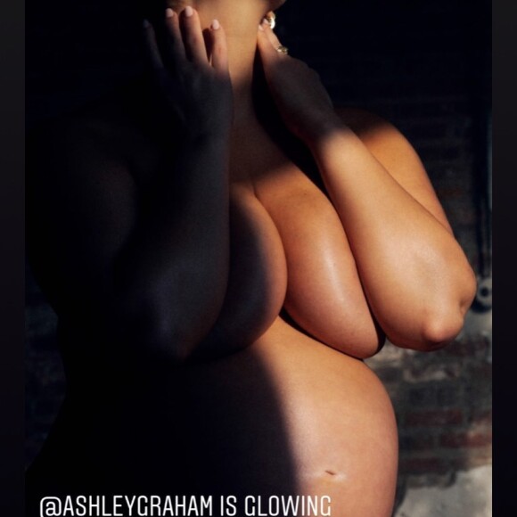 Ashley Graham pose nue, le 15 janvier 2020.