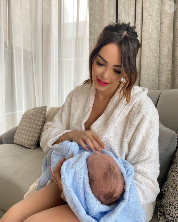 Nabilla Benattia radieuse avec son fils Milann, le 4 janvier 2019, sur Instagram