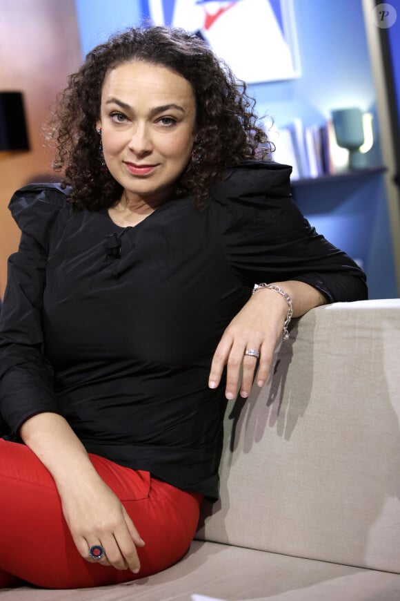 Portrait de Delphine Horvilleur - "La grande Librairie" sur France 5